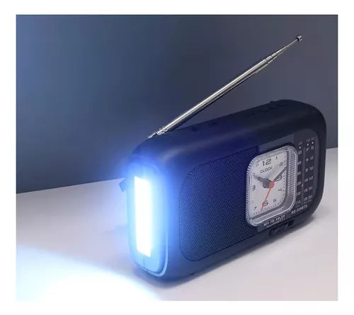 Radio Portátil Fm/am 3 Bandas Con Reloj Linterna Color Negro