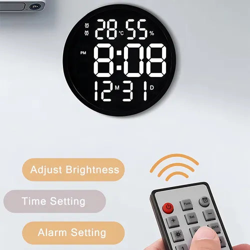 Reloj De Pared Digital Led Redondo Con Control Remoto Estructura Blanco Fondo Negro